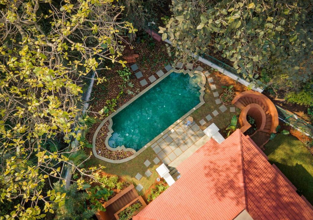 Assagao House | Villa Cardo 4 BHK in Assagao with Huge Private Pool & Big Garden Standalone Villa with Caretaker & Security