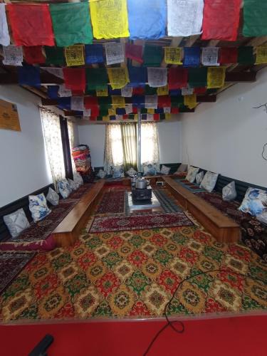Kaza House | White rose homestay
