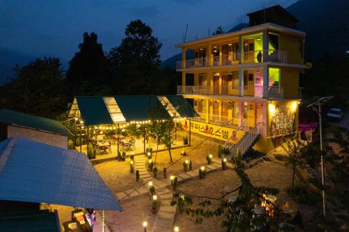 Old Manali Hotel | Whoopers Hostel Manali- Squid Game Themed