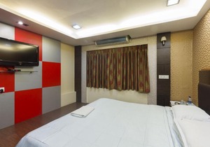 Apartment in Bandra, Mumbai, by GuestHouser 40331