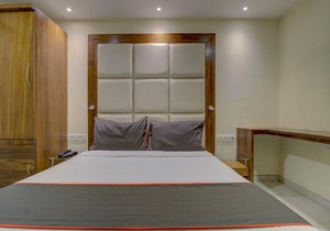 Collection O 75556 Hotel Address Inn