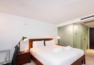 Comfortable Room with Fantastic Rooftop Views in Perth
