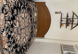 Cosy furnished bedroom in an apartment in Bandra