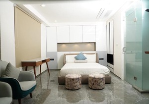 Ebony Residency