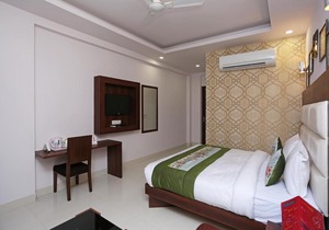 Hotel Arch -Stunning Double Bedroom Near Aerocity in New Delhi