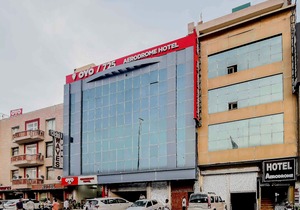OYO 725 Hotel Wow Inn