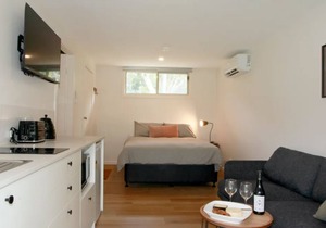 Sahara Trails 'Studio' - WiFi, Air Conditioning, Horse Riding and much more ! in Anna Bay