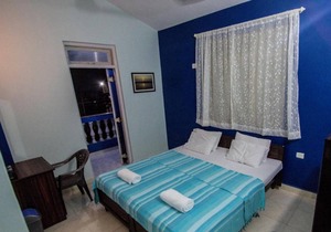 Veeniola Holiday Home Twin Room with View 1