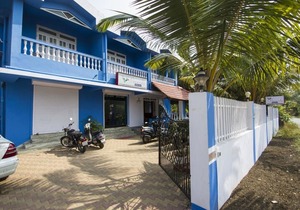 Veeniola Holiday Home - Double Room with View 1 in Carmona