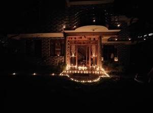 Flüstern Hostel Cafe | Jagatsukh