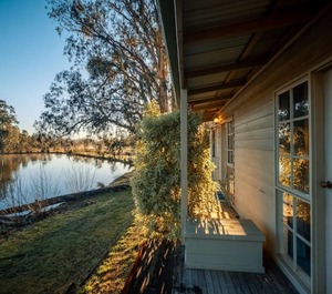 Acheron Valley Country Estate Lakefront 