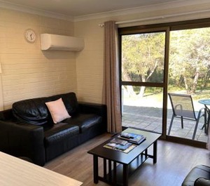 Emu Beach Chalets 