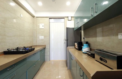 Malad East Apartment | 100 m² Apartment ∙ 3 bedrooms ∙ 9 guests