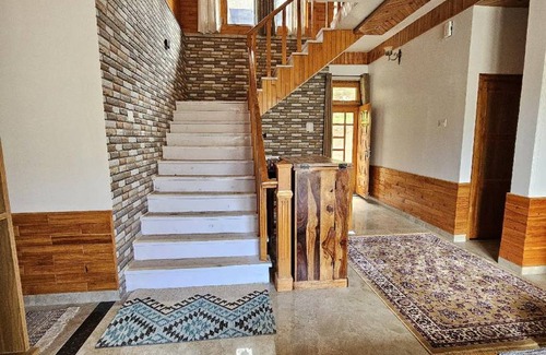 Kumharsain Apartment | 100 m² Apartment ∙ 5 bedrooms ∙ 10 guests