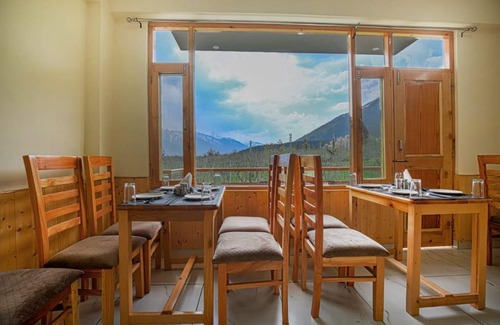 Old Manali Villa | 100 m² Villa ∙ 14 bedrooms ∙ 2 guests