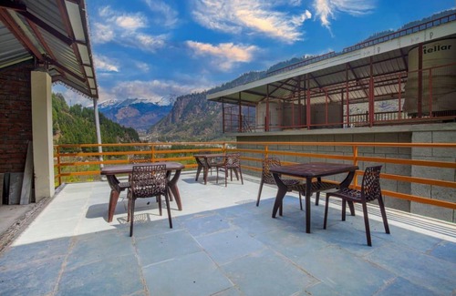 Old Manali Villa | 100 m² Villa ∙ 14 bedrooms ∙ 2 guests