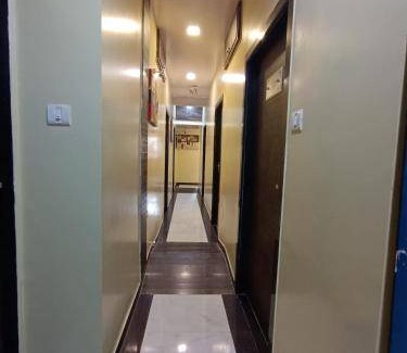 Colaba Hotel | 12 m² Hotel ∙ 3 guests