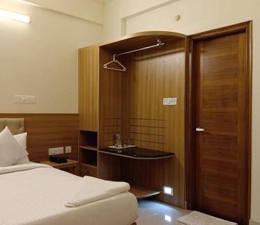 Yelahanka Hotel | 120 m² Hotel ∙ 2 bedrooms ∙ 4 guests