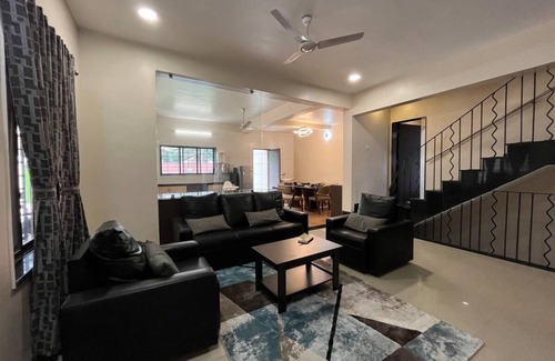 Lonavala Villa | 1200 m² Villa ∙ 8 bedrooms ∙ 25 guests