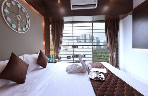 Bandra East Apartment | 1300 m² Apartment ∙ 3 bedrooms ∙ 9 guests