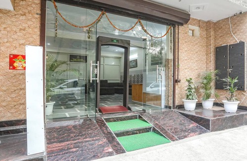 Janakpuri Hotel | 16 m² Hotel ∙ 2 guests