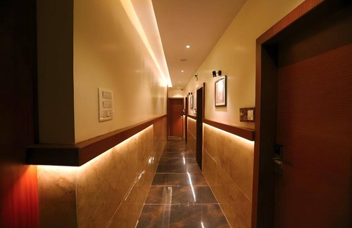 Thane West Hotel | 170 m² Hotel ∙ 4 guests