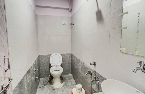 Surat Hotel | 180 m² Hotel ∙ 2 guests