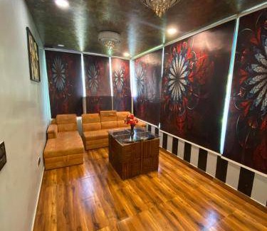 Kurla West Hotel | 220 m² Hotel ∙ 2 guests