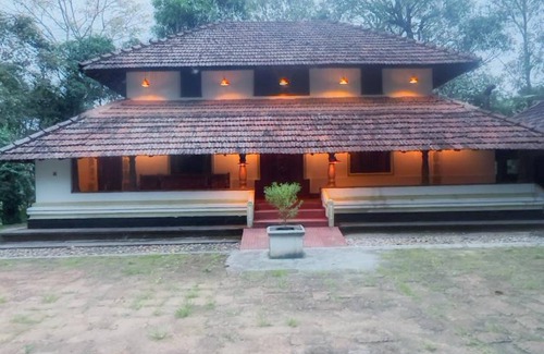 Mananthavady House | 3000 m² House ∙ 5 bedrooms ∙ 20 guests