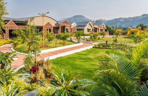 Murbad Resort | 325 m² Resort ∙ 4 guests