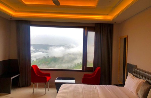 Shimla Bed & Breakfast | 360 Degree Hill View Luxury BnB