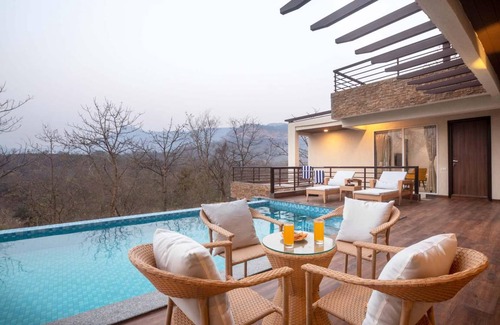 Lonavala Villa | 372 m² Villa ∙ 4 bedrooms ∙ 12 guests