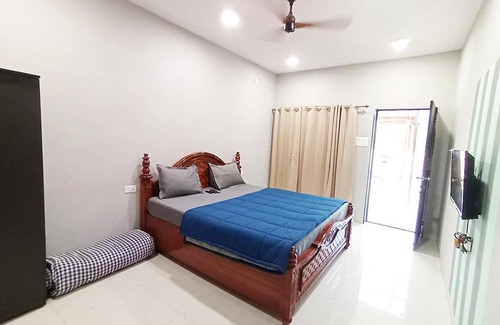 Lonavala House | 4000 m² Bungalow ∙ 2 bedrooms ∙ 6 guests