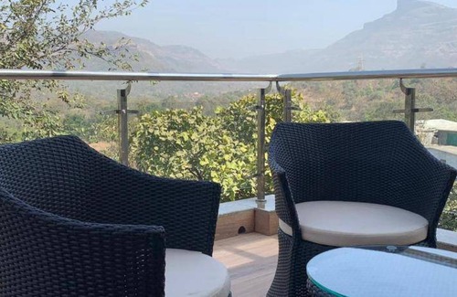 Lonavala Resort | 450 m² Resort ∙ 3 bedrooms ∙ 6 guests