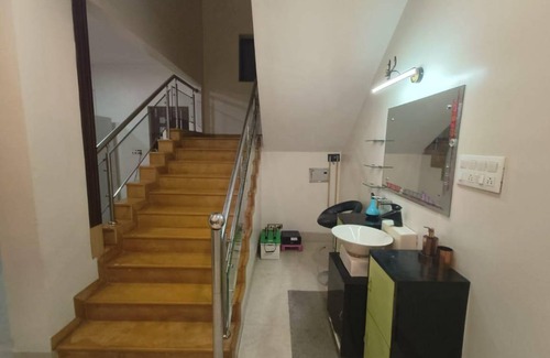 Nashik House | 500 m² Bungalow ∙ 6 bedrooms ∙ 30 guests