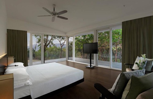 Rao Colony Hotel | 550 m² Hotel ∙ 3 bedrooms ∙ 127 guests