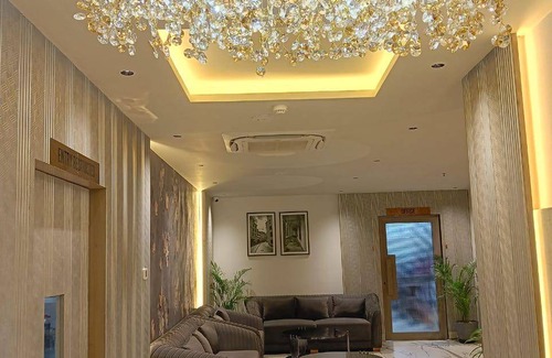 Jamshedpur Hotel | 600 m² Hotel ∙ 2 bedrooms ∙ 4 guests