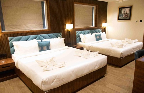 Jamshedpur Hotel | 600 m² Hotel ∙ 2 bedrooms ∙ 4 guests