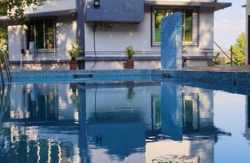 Ulhasnagar Villa | 800 m² Villa ∙ 3 bedrooms ∙ 26 guests