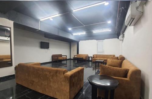Zirakpur Hostel | Abuzz Oxfordcaps CCC Zirakpur, Chandigarh