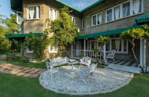 Dharampur Villa | Alaya Stays 3 BHK Pet-friendly with Garden - Chalet Vie Villa