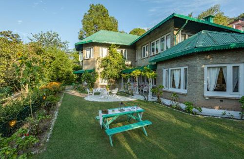 Dharampur Villa | Alaya Stays 3 BHK Pet-friendly with Garden - Chalet Vie Villa