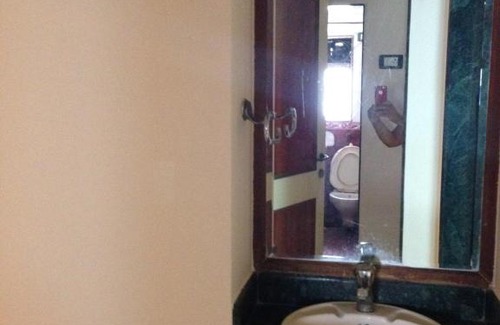 Bandra West Apartment | Bandra Reclamation, Near Lilavati Hospital