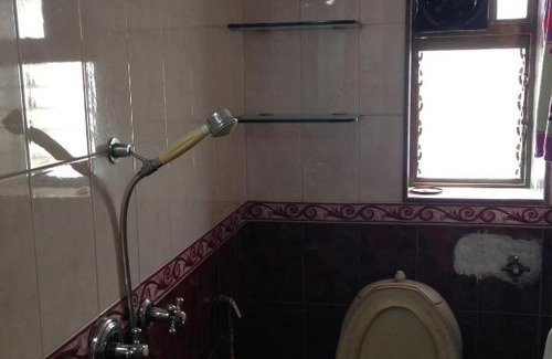 Bandra West Apartment | Bandra Reclamation, Near Lilavati Hospital