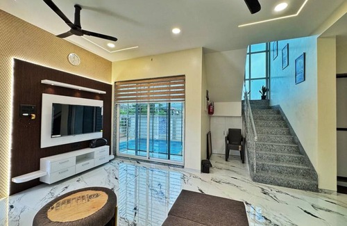 Lonavala House | Bungalow ∙ 4 bedrooms ∙ 12 guests