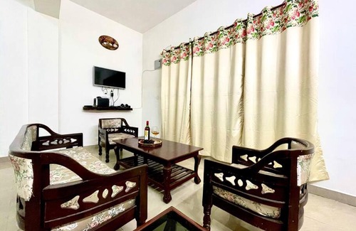 Kumarhatti Apartment | Casa Belvedere-2BHK Condo with outdoor private patio