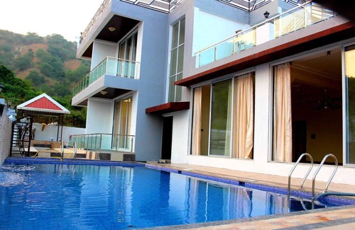 Neral Villa | Cascade Cove By Ebony Stays | 4BHK Luxury Villa with Pool in Karjat