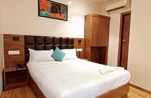 Santacruz East Hotel | Deluxe Residency Nr- Mumbai International Airport