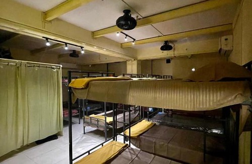 Thane East Hostel | DormaVista AC Dormitory