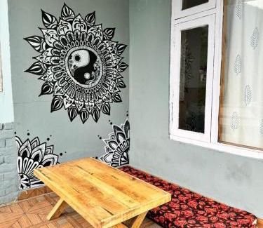 Banjar Hostel | Eleven 11 cafe and stay